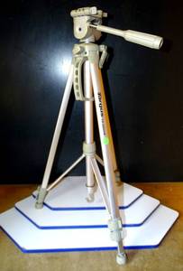 lot 142 image: Targus TG-6660TR Tripod - 66 with 3-Way Panhead, Quick Release