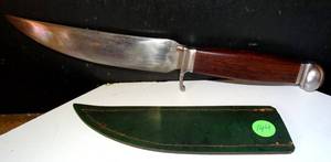 lot 144 image: LARGE 7 HUNTERS KNIFE WITH SHEATH AND GUARD