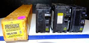 lot 148 image: ASSORTMENT OF FUSES AS SHOWN