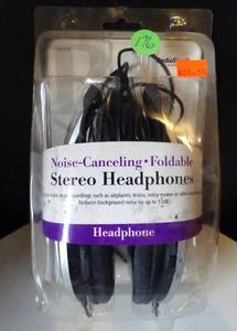 lot 176 image: NEW - RADIO SHACK FOLDING NOISE CANCELLING HEADPHONES