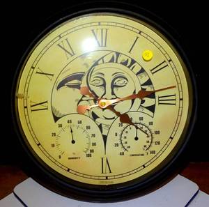 lot 186 image: AWESOME FULL FACE CLOCK WITH TEMPERED GLASS, HUNIDITY AND TEMPERATURE GUAGES, APPROX 18 DIAMETER