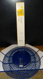 lot 198 image: FISHERMANS COMBO OF FISHING ROD RACK AND NICE BAIT BASKET
