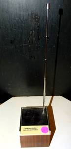 lot 207 image: VINTAGE 1970s Mod Realistic Weather Radio - WORKS