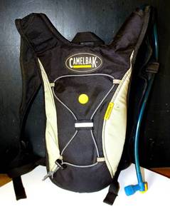 lot 257 image: OFFICIAL CAMELBAK HYDROBAK HYDRATION BACKPACK