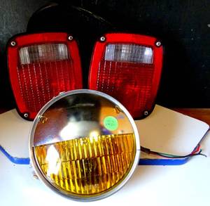 lot 262 image: SET OF AUTO TRAILER LIGHTS AS SHOWN