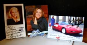 lot 305 image: CELEBRITY FEMALE AUTOGRAPH LOT - NEWSWOMEN, KELLY HUNTER, JOURNALIST, LISA ROBINSON, AND MISS AMERICA 1992, CAROLYN SAPP