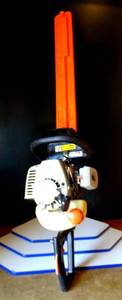 lot 326 image: ECHO HC-150 PROFESSIONAL GAS HEDGE TRIMMER WITH 20 BLADE (NOT TESTED, HAS COMPRESSION)