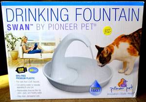 lot 332 image: Drinking Fountain Cat Kitty Pet 80oz Water Capacity Pioneer Plastic Pet Swan