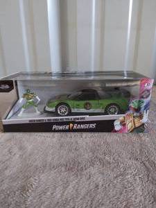 lot 26 image: Jada Green Power Ranger & 2002 Honda NSX Type-R--Diecast 132 Scale