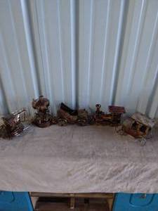 lot 21 image: Selection of 5 Copper Musical Decor Pieces, Please see Pics, 5X the money