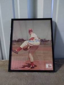 lot 29 image: Autographed Robin Roberts 8x10--HOF MLB Pitcher--Not Authenticated