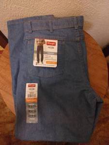 lot 55 image: New with Tags Wrangler Five Star Denim Stretch Flex Fit Waist--Size 38x30