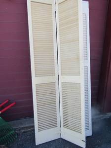 lot 5 image: 7915 off white window shutters, needs cleaning qty 2
