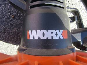 lot 18 image: Electric WORX blower with extension , works