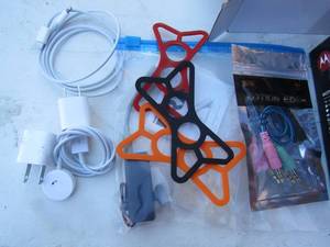lot 33 image: Wiz gear phone mounts qty 2, Vintage motorola phone, various I phone chargers qty 2