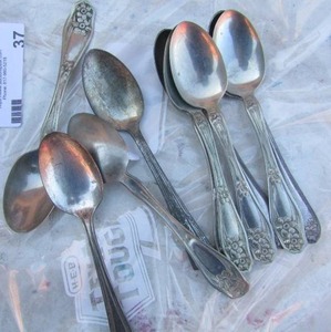 lot 37 image: Rogers Nickle silver spoons qty 5, W Rogers & son AA spoons qty 4- PAT. Dec 28th 1916