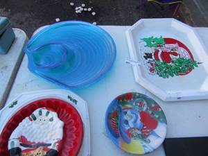 lot 55 image: Large lot of plastic holiday trays platters