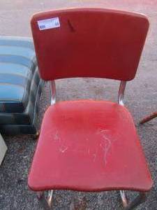 lot 60 image: Metal red vintage kitchen chair- 311517