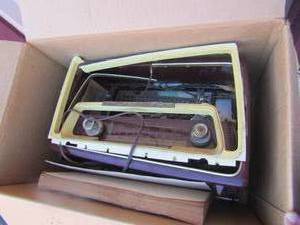 lot 61 image: Grundig color television from the 1900s does NOT have a tv screen, comes with 2 books and various electron tubes VINTAGE