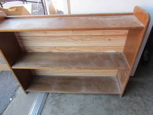 lot 72 image: 3 tier wooden book shelf, 27368