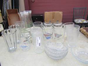 lot 119 image: 4 clear glass dessert bowls and various different clear glass drinking glasses