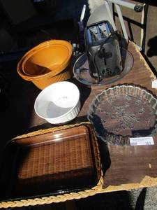 lot 161 image: B&D 2 slice toaster, casserole dish with wicker holder, insert to a crock pot, clear glass pie plate, white bowl