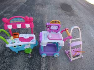 lot 174 image: Childrens toys, Dry Nurse station, ice cream rolling cart, used but good condition