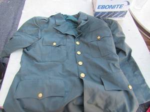 lot 166 image: Army lot of duffle bags, rain coats, and jackets sizes large and medium