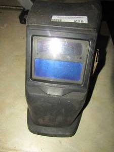 lot 218 image: Din 9-13 welders hat, ANSI-Z87.1