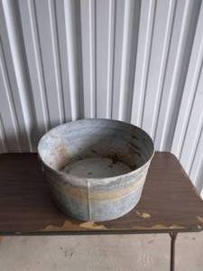 lot 37 image: Galvanized Metal Wash Tub-22 diameter