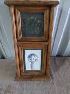 lot 97 image: Nice Wall Clock Decor--Needs Battery