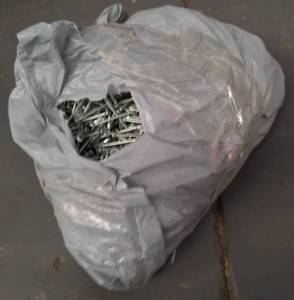 lot 69 image: BAG OF SCREWS AS SHOWN.