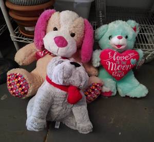 lot 78 image: ASSORTED PLUSH ANIMALS AS SHOWN.