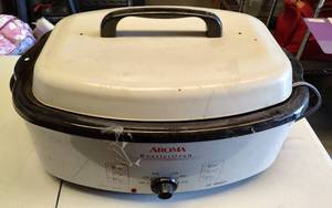 lot 89 image: AROMA ROASTER OVEN MODEL ART-618 AS SHOWN.