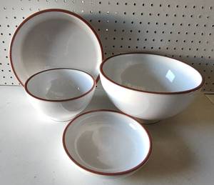 lot 157 image: VAL DO SOL PORTUGAL DISHES AS SHOWN.