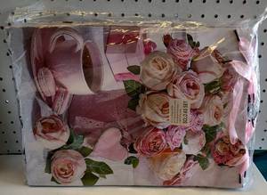 lot 164 image: PACK OF 12 GIFT BAGS IN STYLE SHOWN.