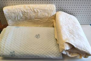 lot 181 image: (3) BLANKETS IN STYLESDESIGNS SHOWN. (SOLD 3 X THE MONEY)