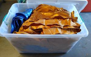 lot 201 image: LOT OF TABLE LINENS  COVERS AS SHOWN.