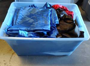 lot 202 image: LOT OF TABLE LINENS  COVERS AS SHOWN.
