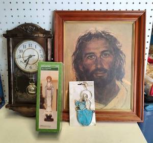 lot 282 image: RELIGIOUS THEMED ITEMS PLUS WALL CLOCK AS SHOWN.