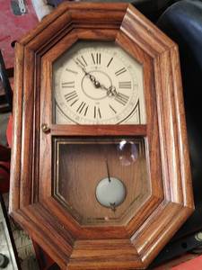 lot 319 image: HOWARD MILLER WALL CLOCK MODEL 612-475 AS SHOWN.