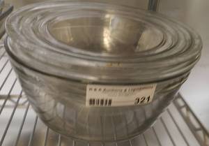 lot 321 image: ROUND GLASS MIXING BOWLS AS SHOWN.