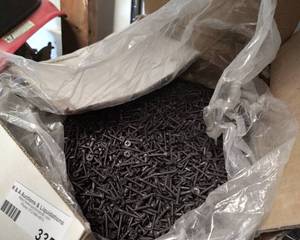 lot 335 image: LOT OF SCREWS AS SHOWN.