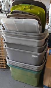 lot 377 image: LOT OF PLASTIC CONTAINERS AS SHOWN.