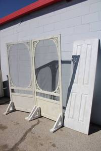 lot 20 image: Screen Door hinged Room Divider with 4 bases, and one hollow door as shown