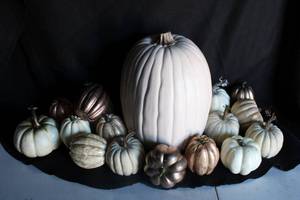 lot 176 image: Mixed variety of decorative pumpkins