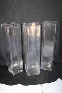 lot 215 image: (3) Clear square vases - 5x20