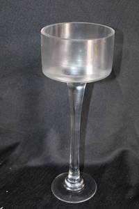 lot 202 image: (15) Clear long-stemmed candle holders - 5x14
