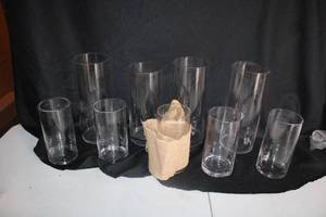 lot 264 image: (9) Clear round vases mixed sizes with burlap ribbon