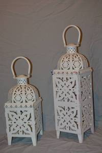 lot 196 image: (5) White lanterns - (2) 6.5x15, (3) 6.5x21.5